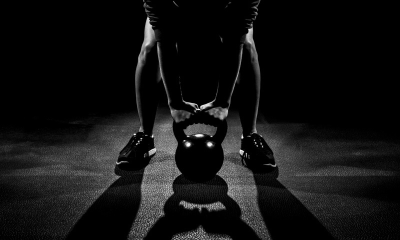 Kettlebell Man Workout Wallpapers - 800x480 - 96919