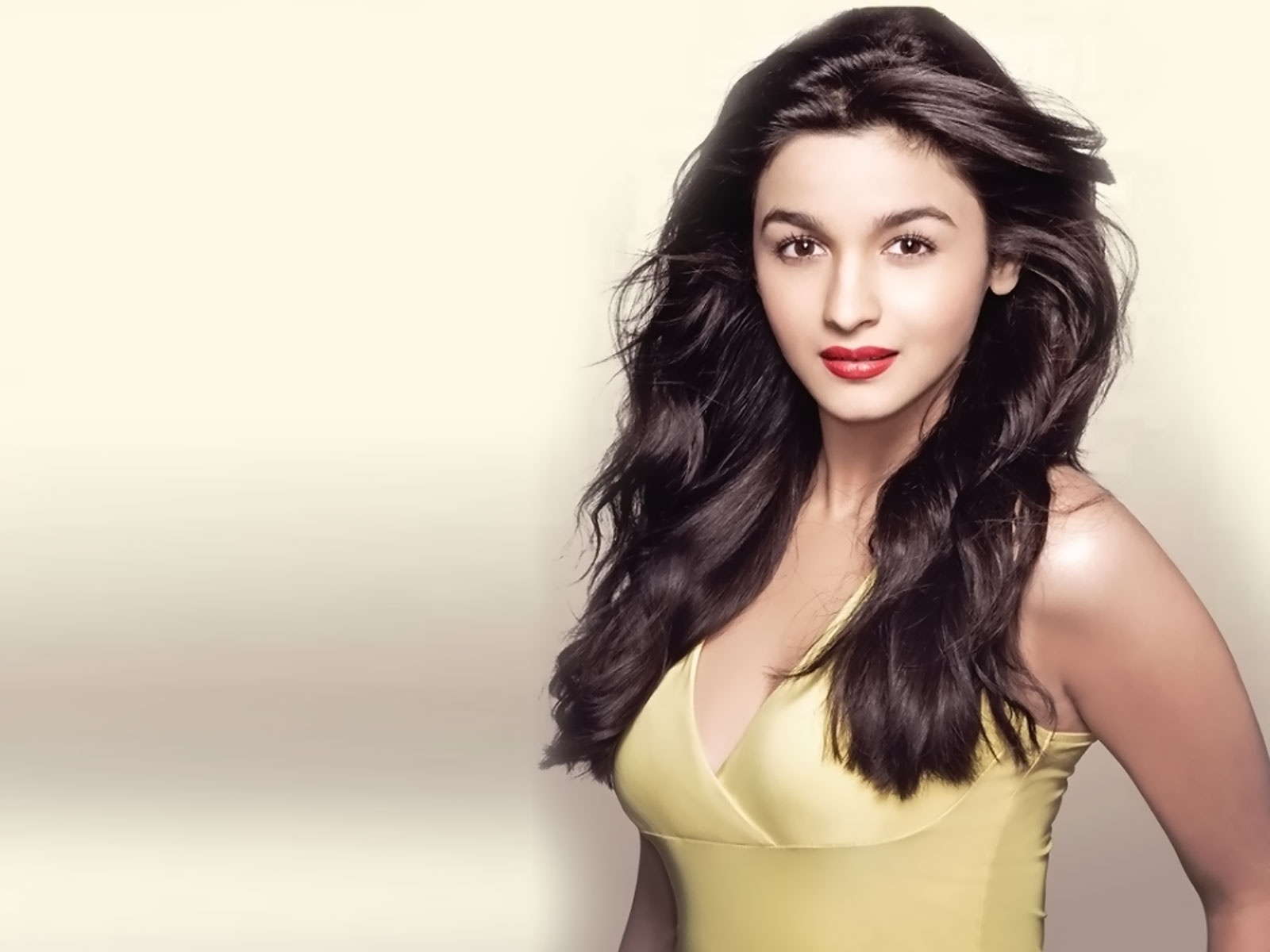 Alia Bhatt Wallpapers - 1600x1200 - 215502