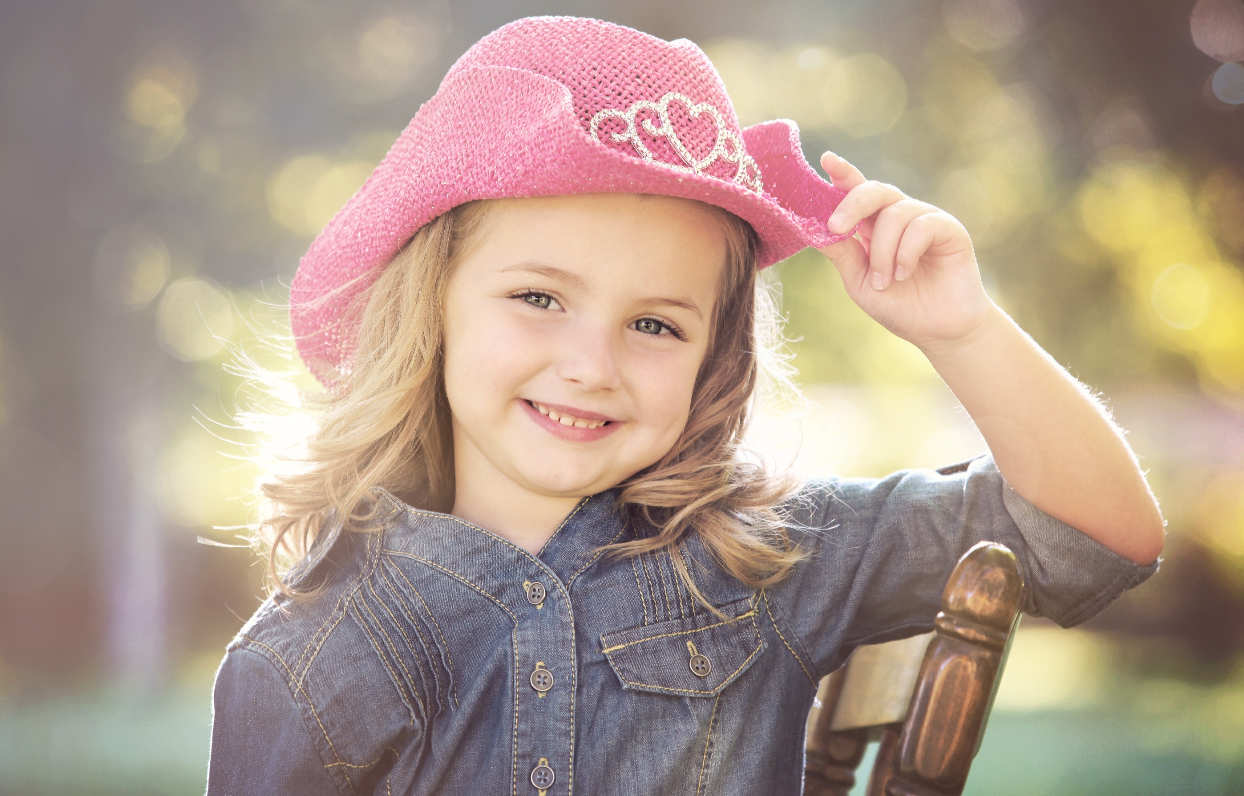 pink hat girl