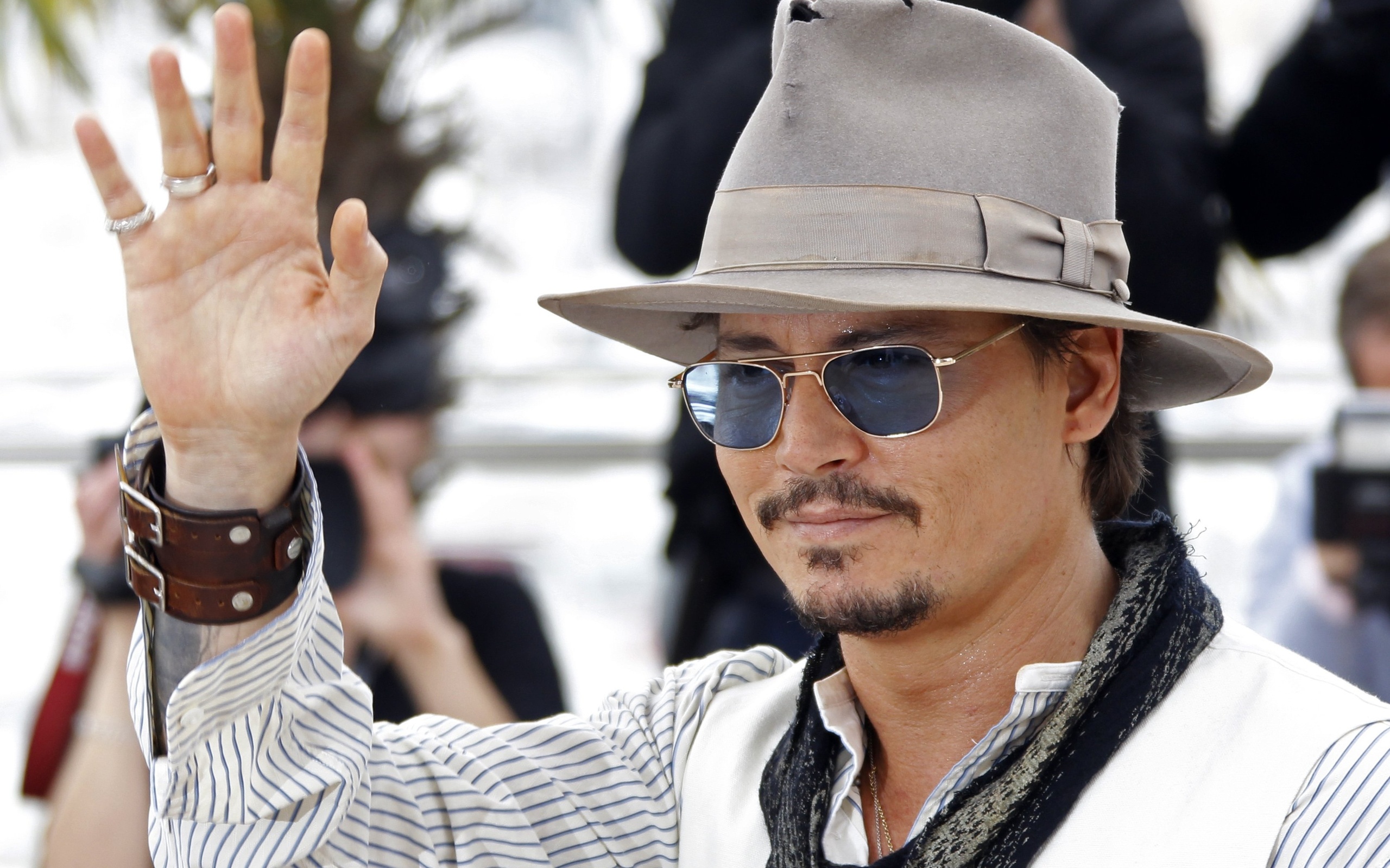 Johnny Depp Sunglasses Wallpapers 2560x1600 959730 