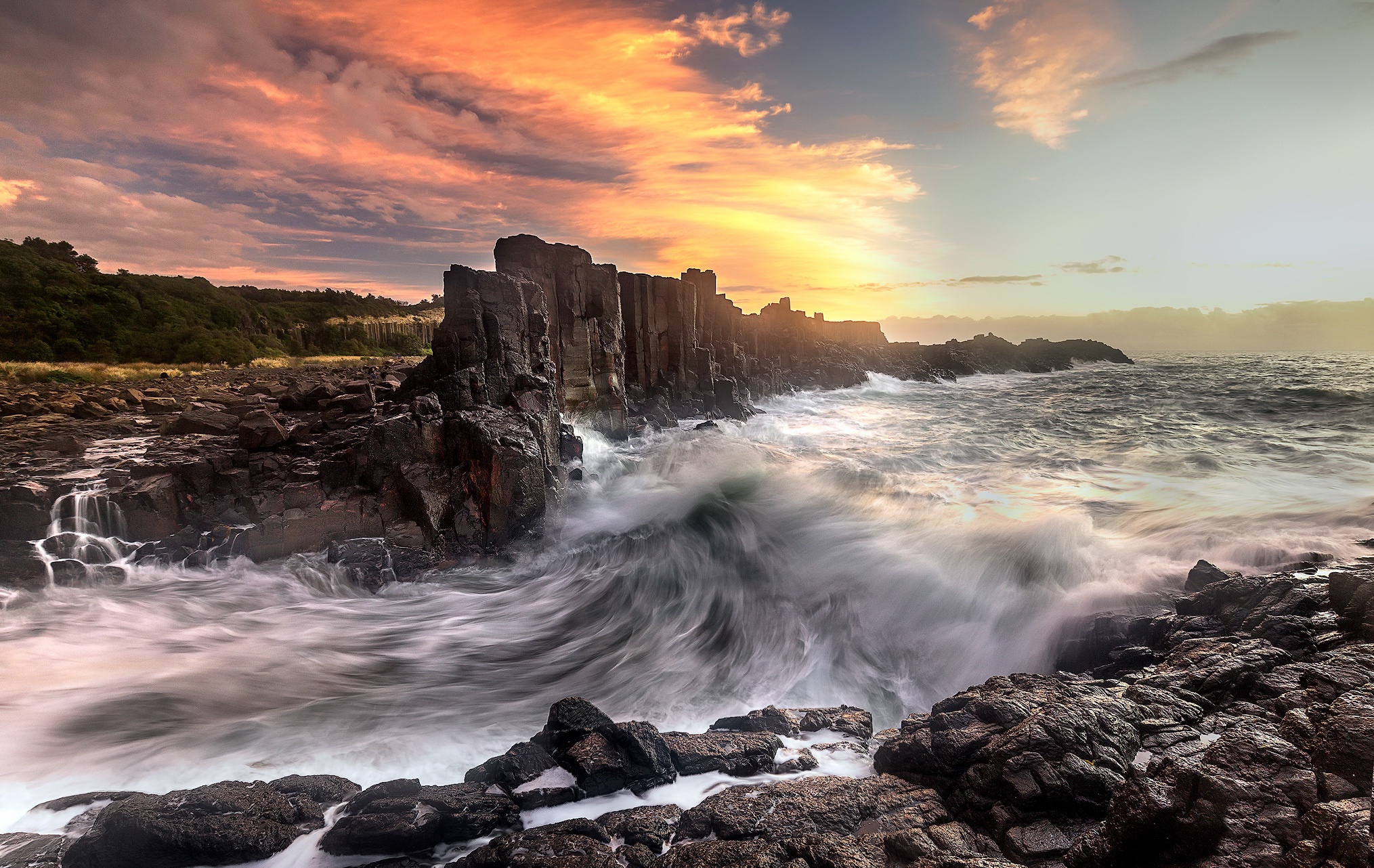 Waves On Rocky Shores Wallpapers 2029x1282 1085076