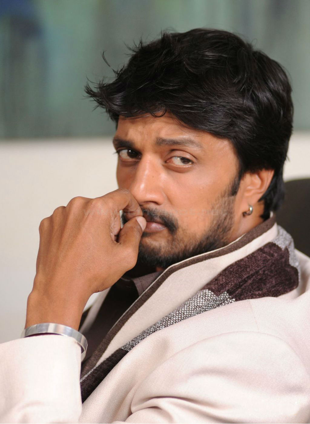 Kiccha sudeep left hand on sale bracelet