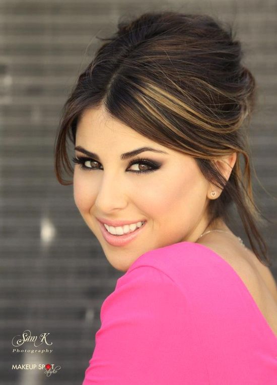 Daniella monet