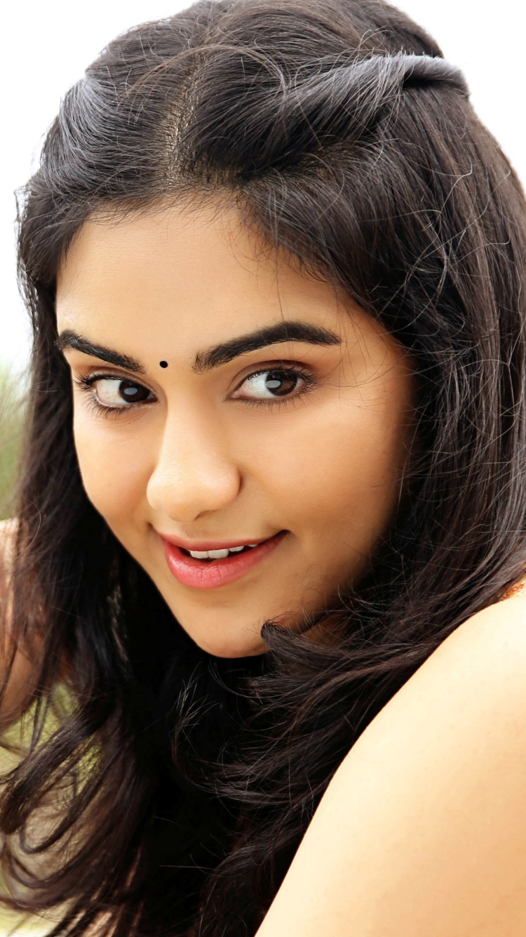 Adah sharma phone wallpaper