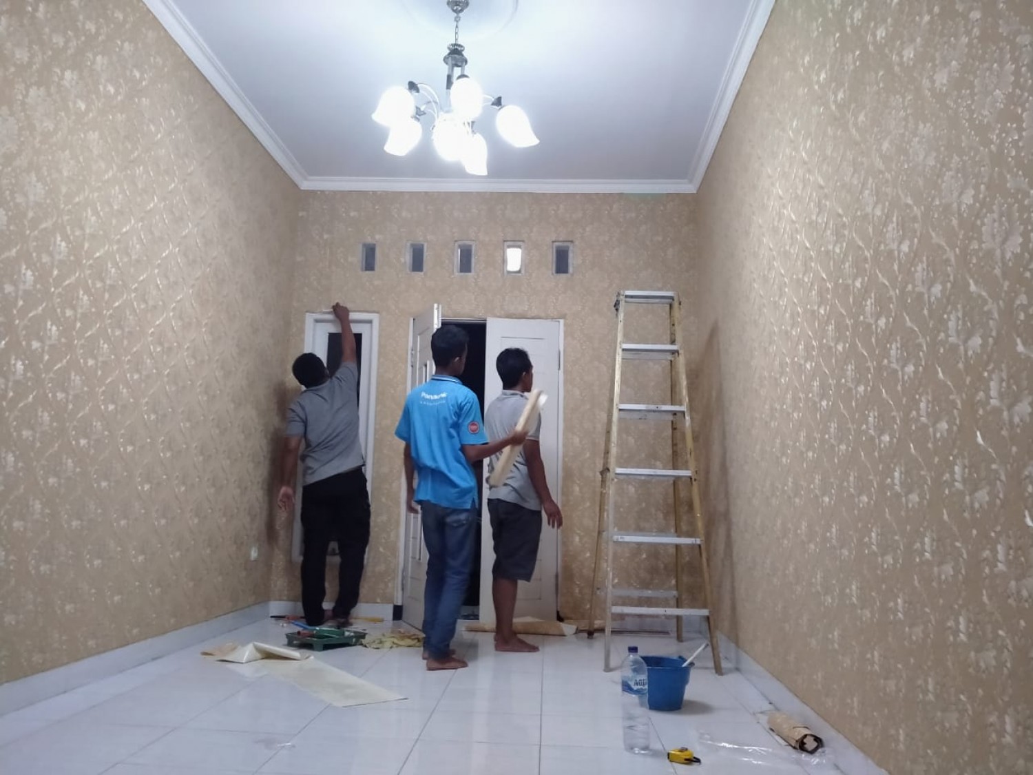 VENDOR JASA PASANG WALLPAPER CUSTOM MIHRAB MASJID SAWOJAJAR | AtmaGo