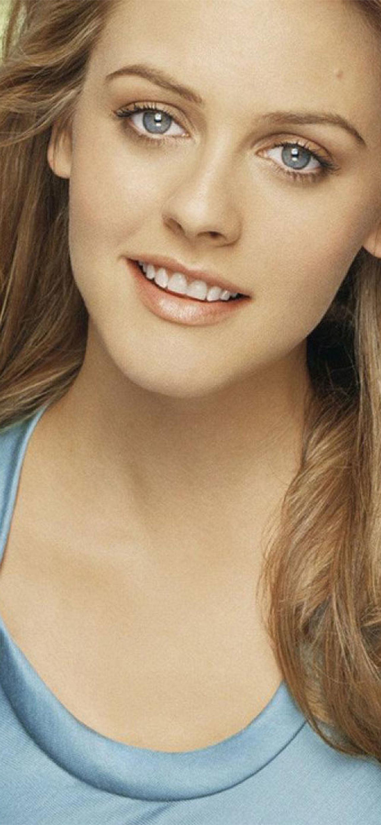 Alicia silverstone cute hd pics resolution hd cele iphone wallpapers free download