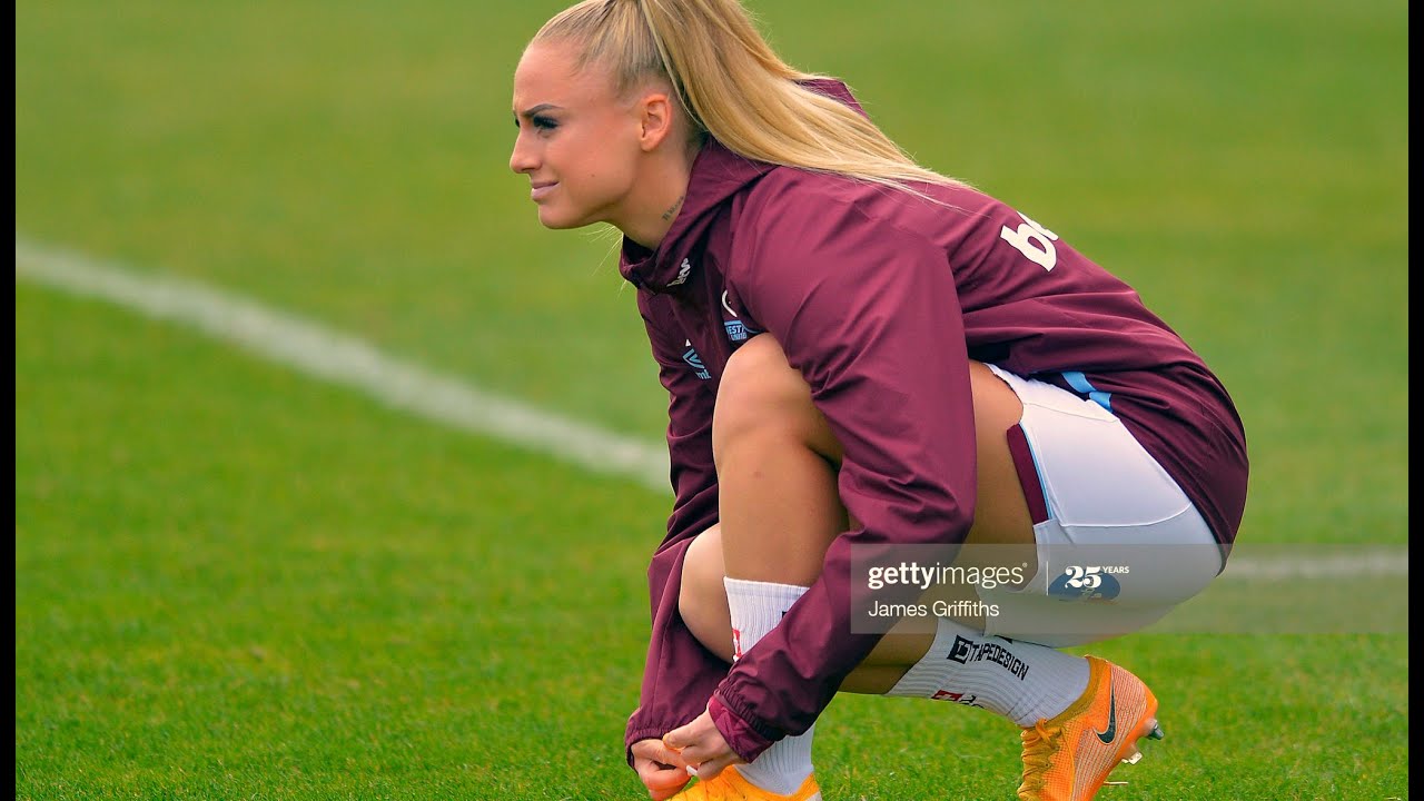 Alisha Lehmann West Ham photo