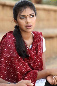 Controversial movie sindhu samaveli fame amala paul hd gallery images page