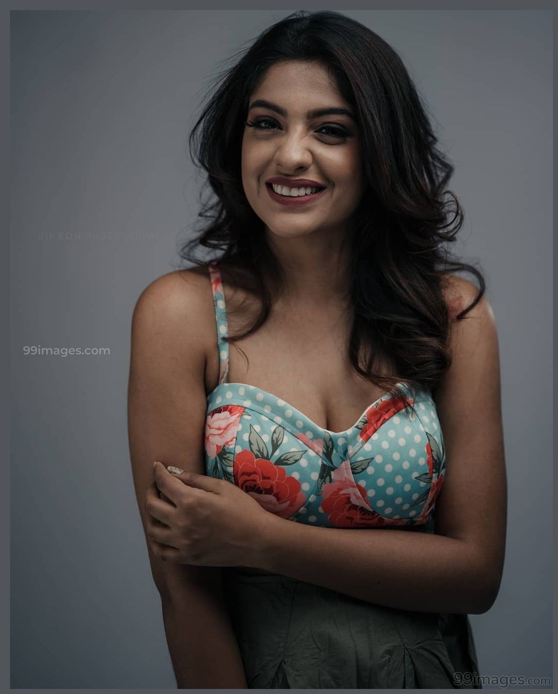 Best 5 Shanthi on Hip, archana sharma HD phone wallpaper | Pxfuel