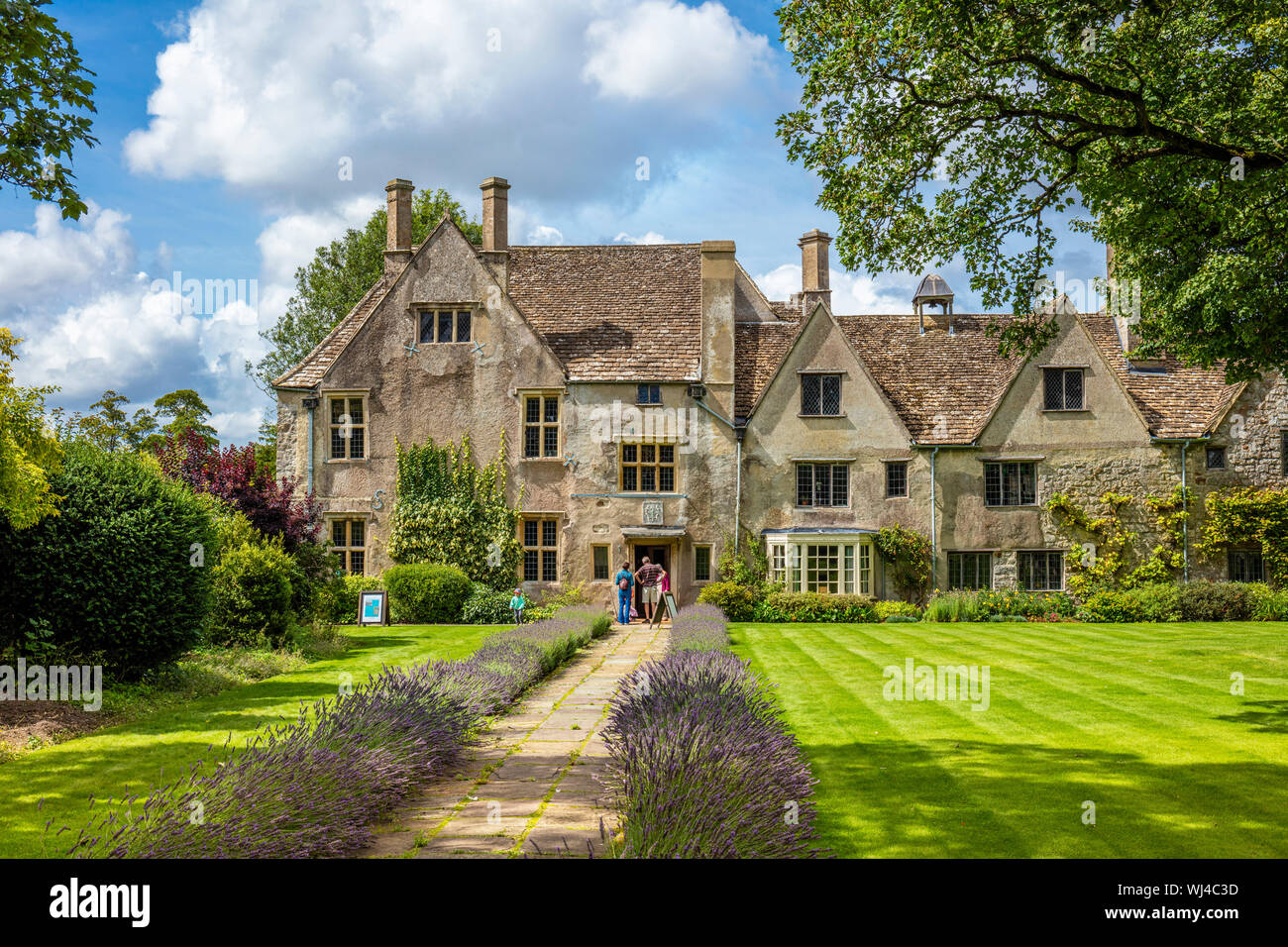 Avebury manor hi