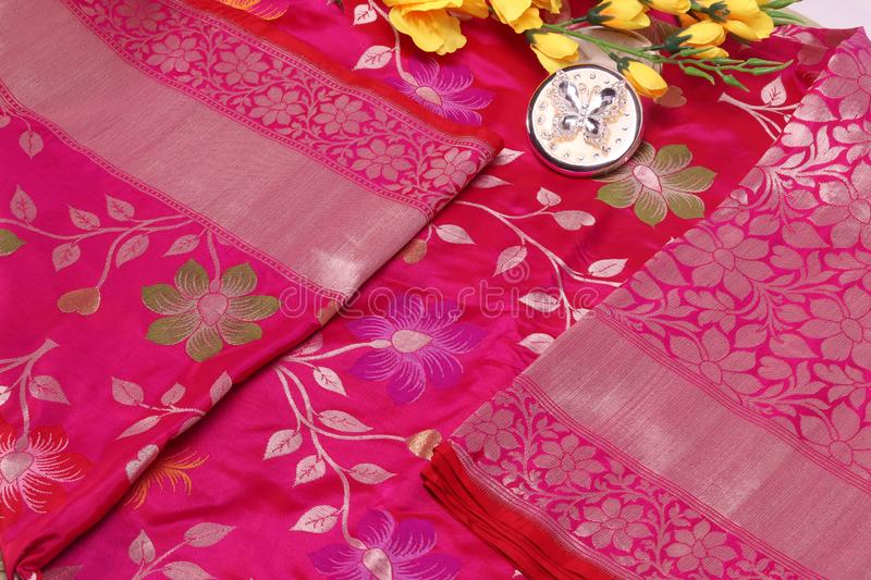 Banaras Indian Theme Wallpaper - Etsy Denmark