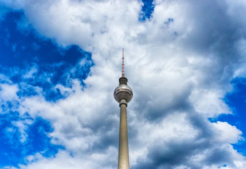 Berliner fernsehturm bilder und fotos