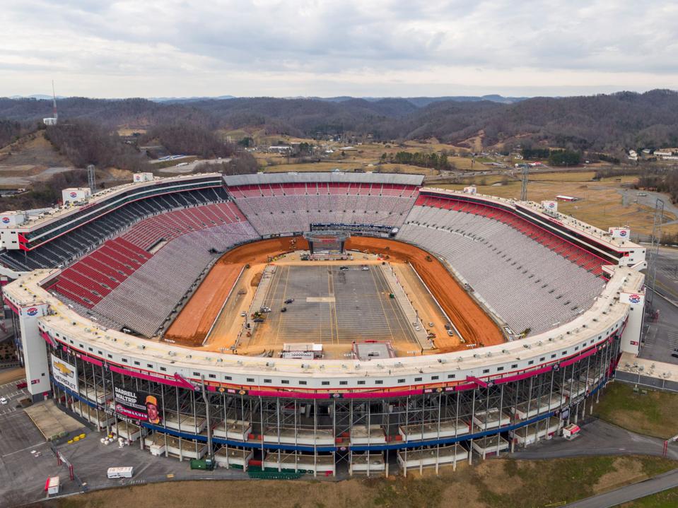 The science of getting dirty bristol prepares for nascar cup series first race on dirt since