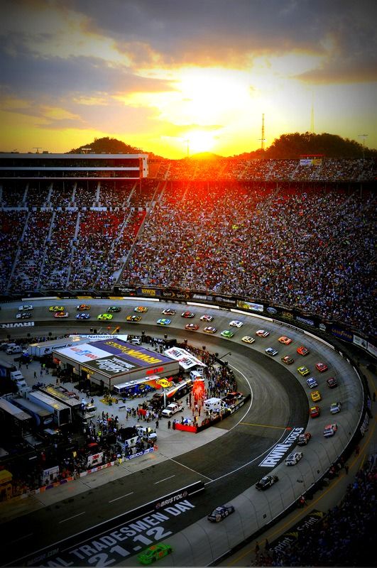 Im his kinda crazy nascar race tracks nascar cars bristol motor speedway