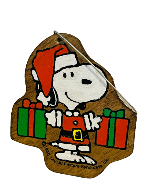 Peanuts gang snoopy charlie brown christmas ornament wood syndicate holiday