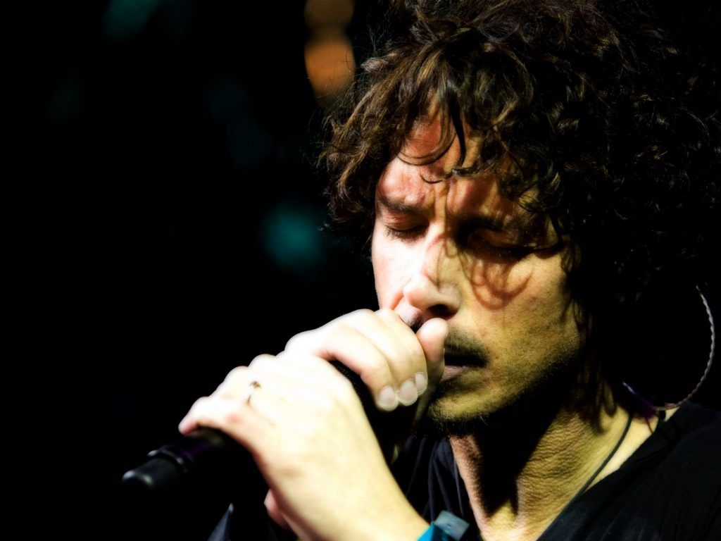 Chris cornell performing pictures wallpapers chris cornell cornell smiling man