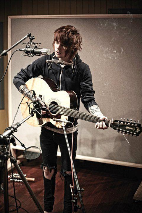 Christofer drew