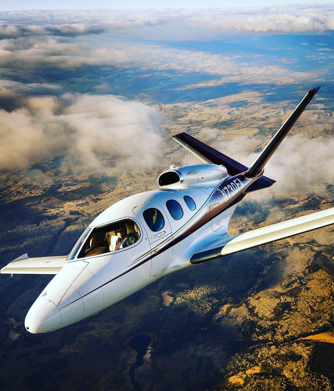 Cirrus aircraft on instagram âflyingfriday i havent been everywhere but its on my list susan sontag itsâ aircraft private jet travel private aircraft