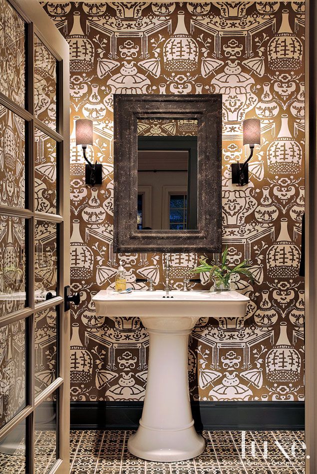 Chinoiserie chic a bold chinoiserie powder room