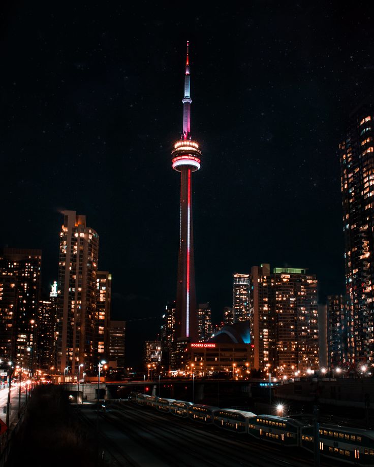 Canada toronto cn tower night light cntower hd wallpaper k wallpaper hdwallpaper desktop city lights at night cn tower tower