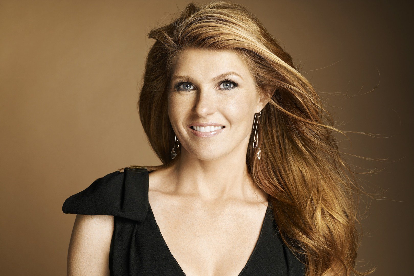 Hero wallpaper on connie britton friday night lights wallpaper httpstcohwrclzs screensaver wallpaper conniebritton connie britton night httpstcofqoicszyo