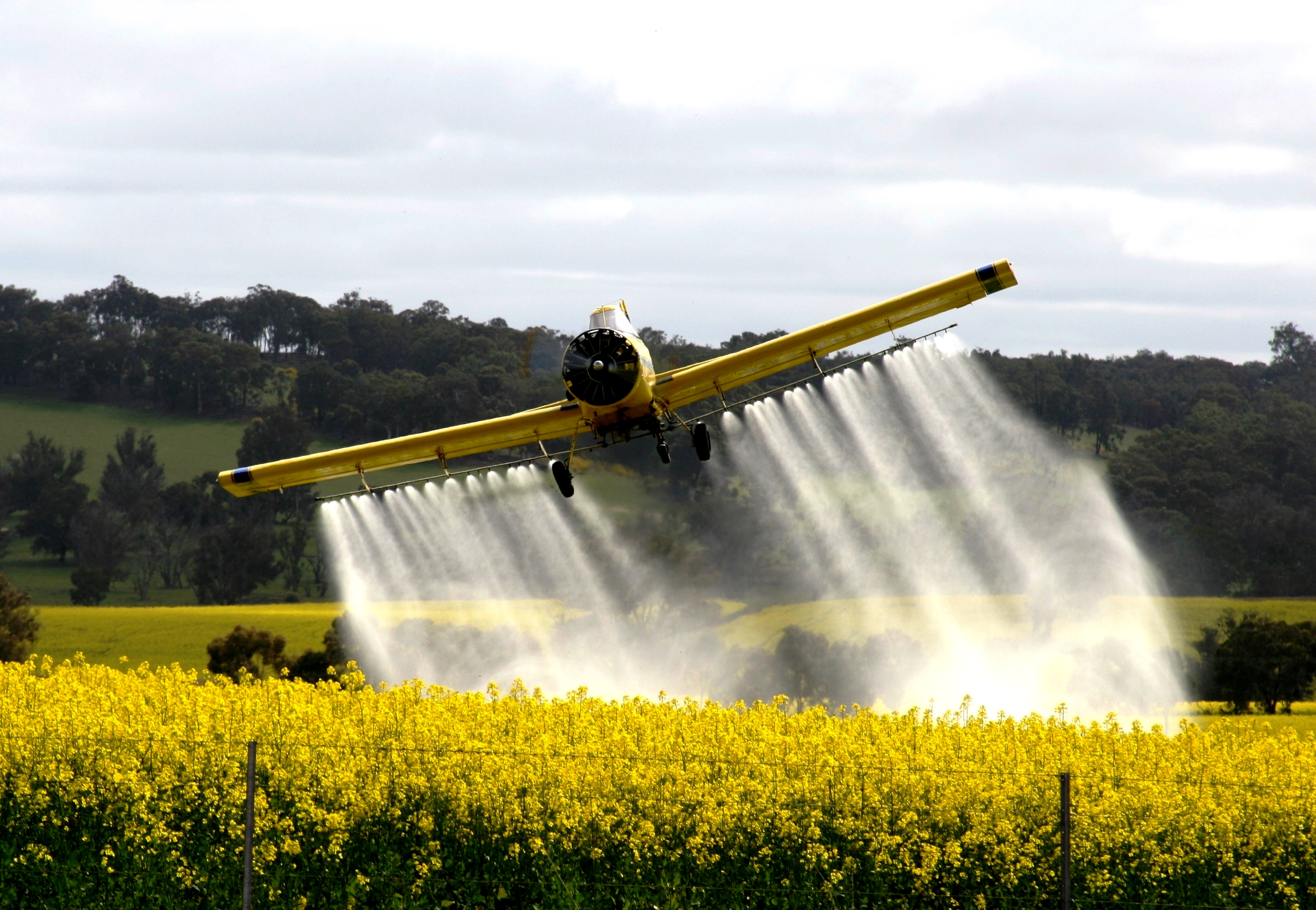 Crop duster hd papers and backgrounds