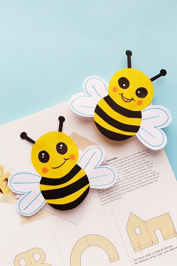 Bumble bee bookmark with printable template