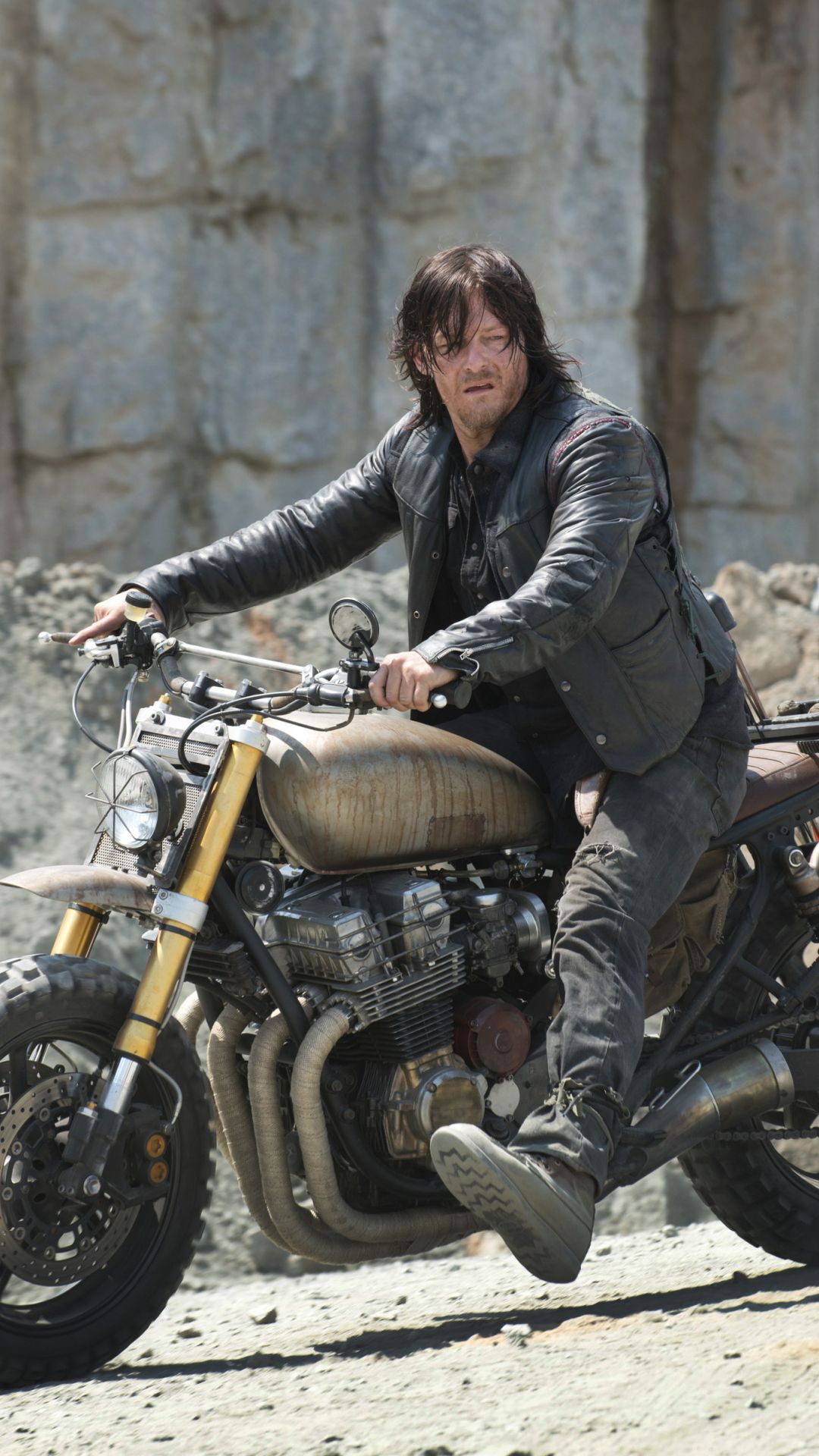 Daryl the walking dead phone wallpaper daryl dixon walking dead the walking dead daryl