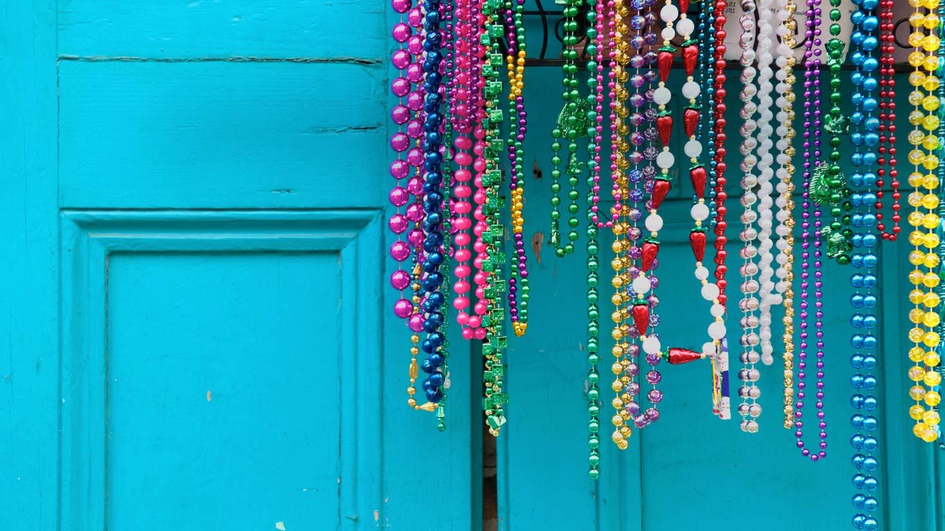 New orleans mardi gras wallpaper mardi gras beads in new orleans beautiful high quality wallpapers mardi gras beads mardi gras new orleans