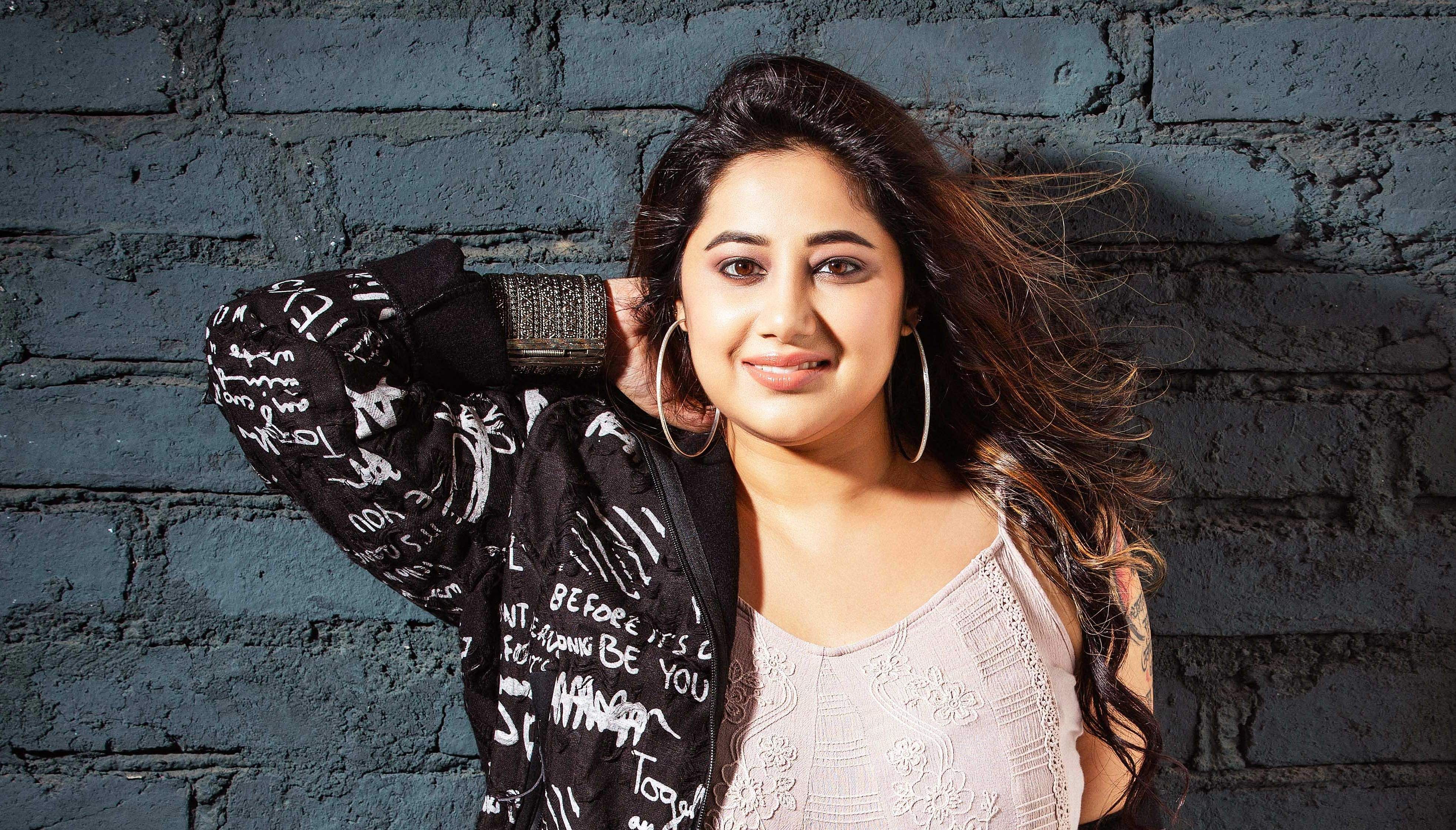 Singer and poser payal dev drops a new song baarish with stebin ben