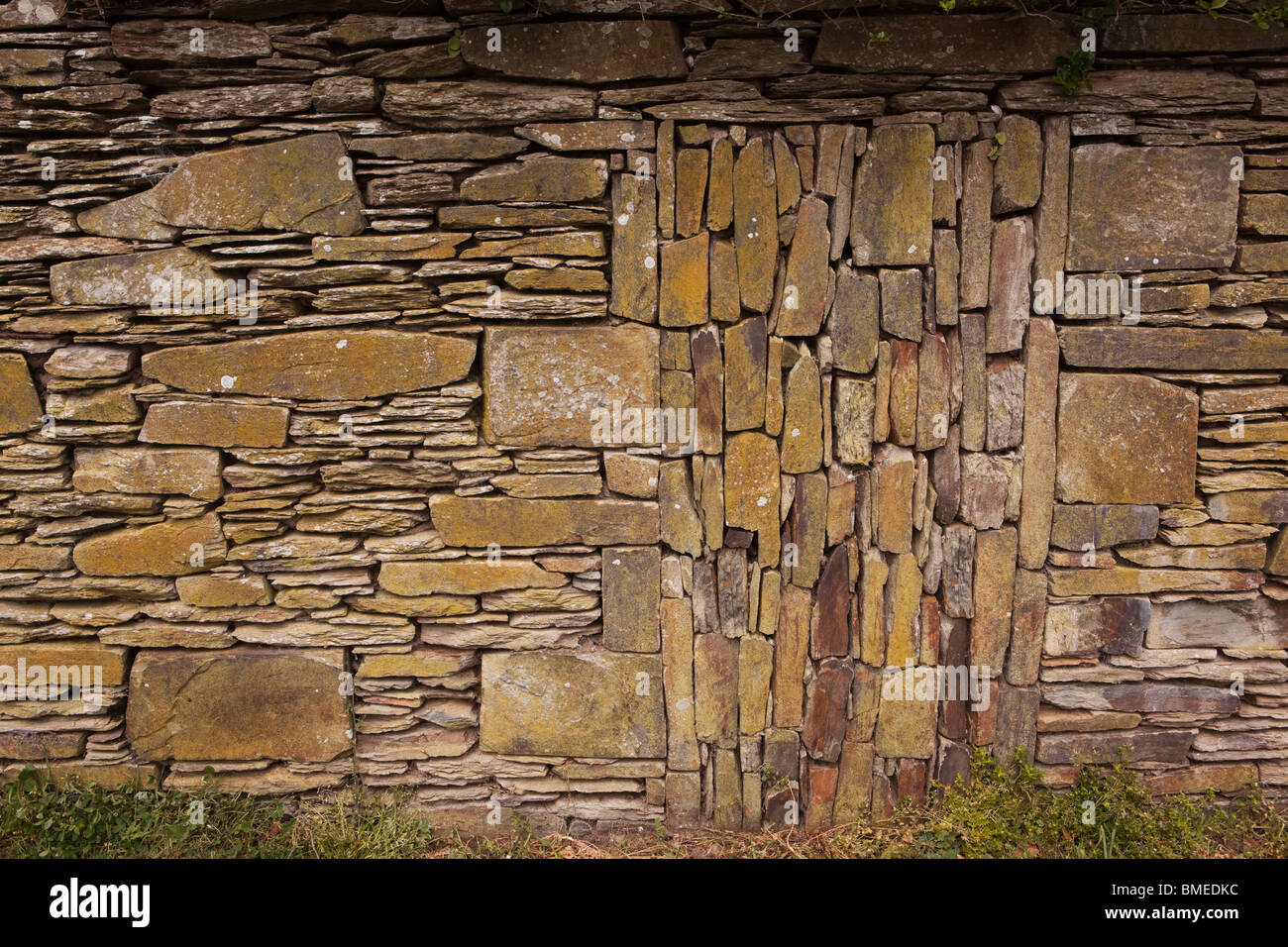 Uk england devon strete dry stone wall with unusual vertical and horizontal courses stock photo