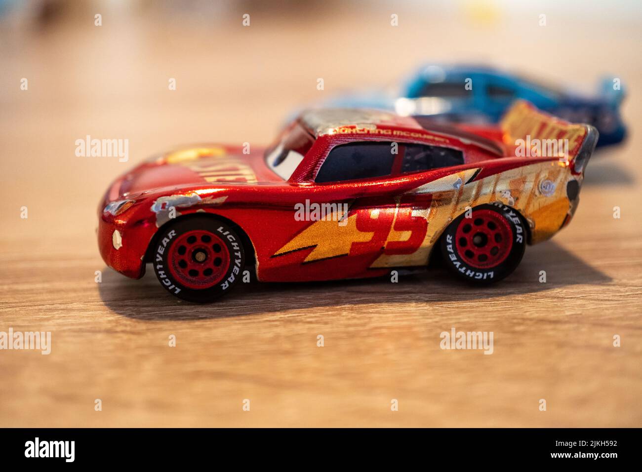 Lightning mcqueen toy car hi