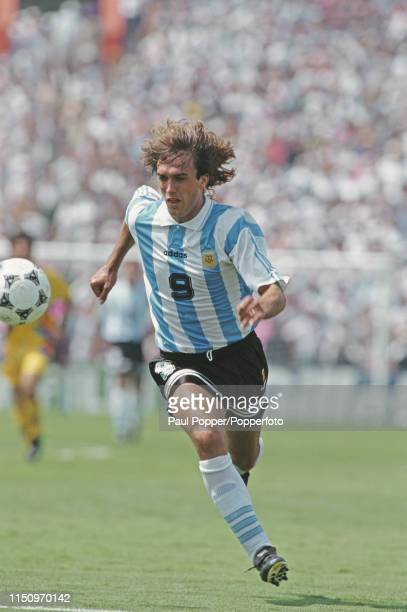 Gabriel batistuta photos and premium high res pictures