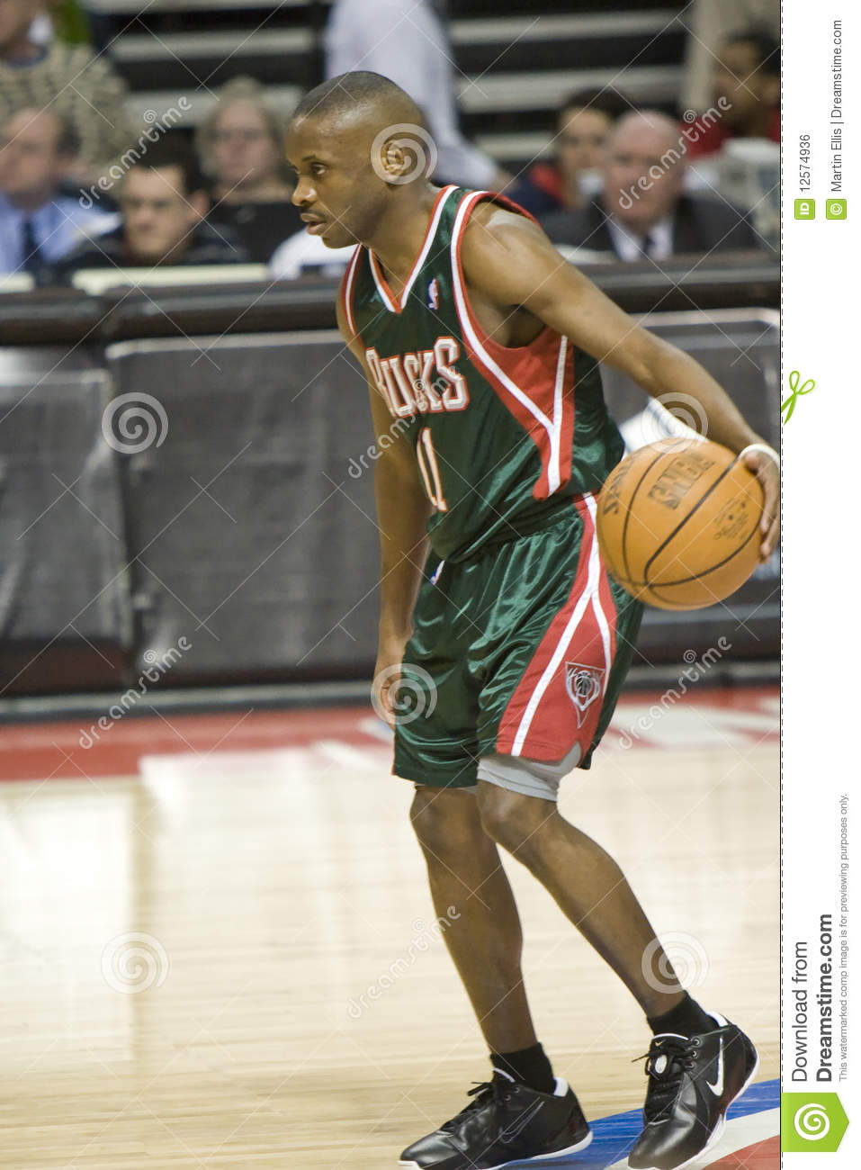 Earl boykins of the milwaukee bucks editorial photo