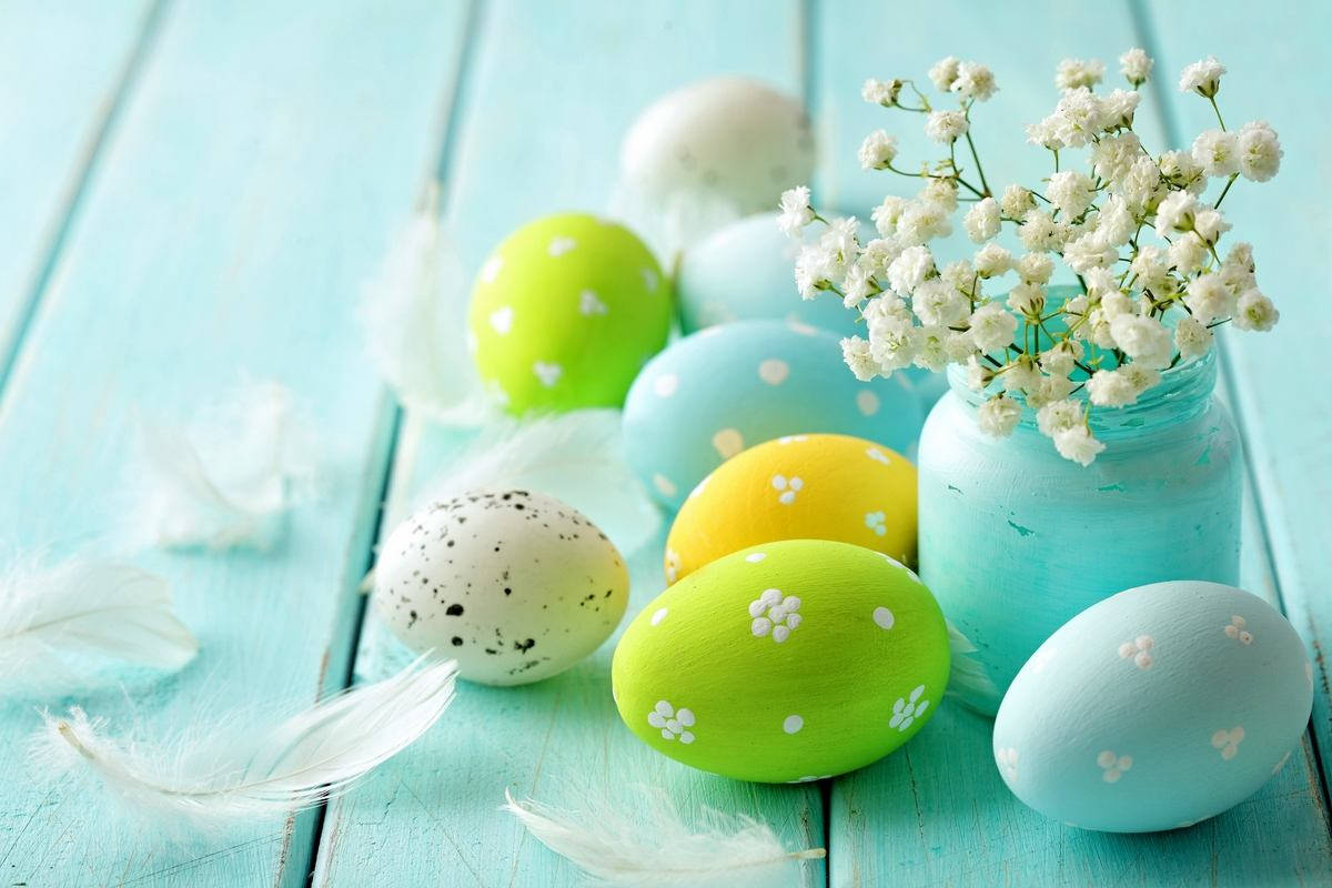 Download blue aesthetic easter decoration wallpaper