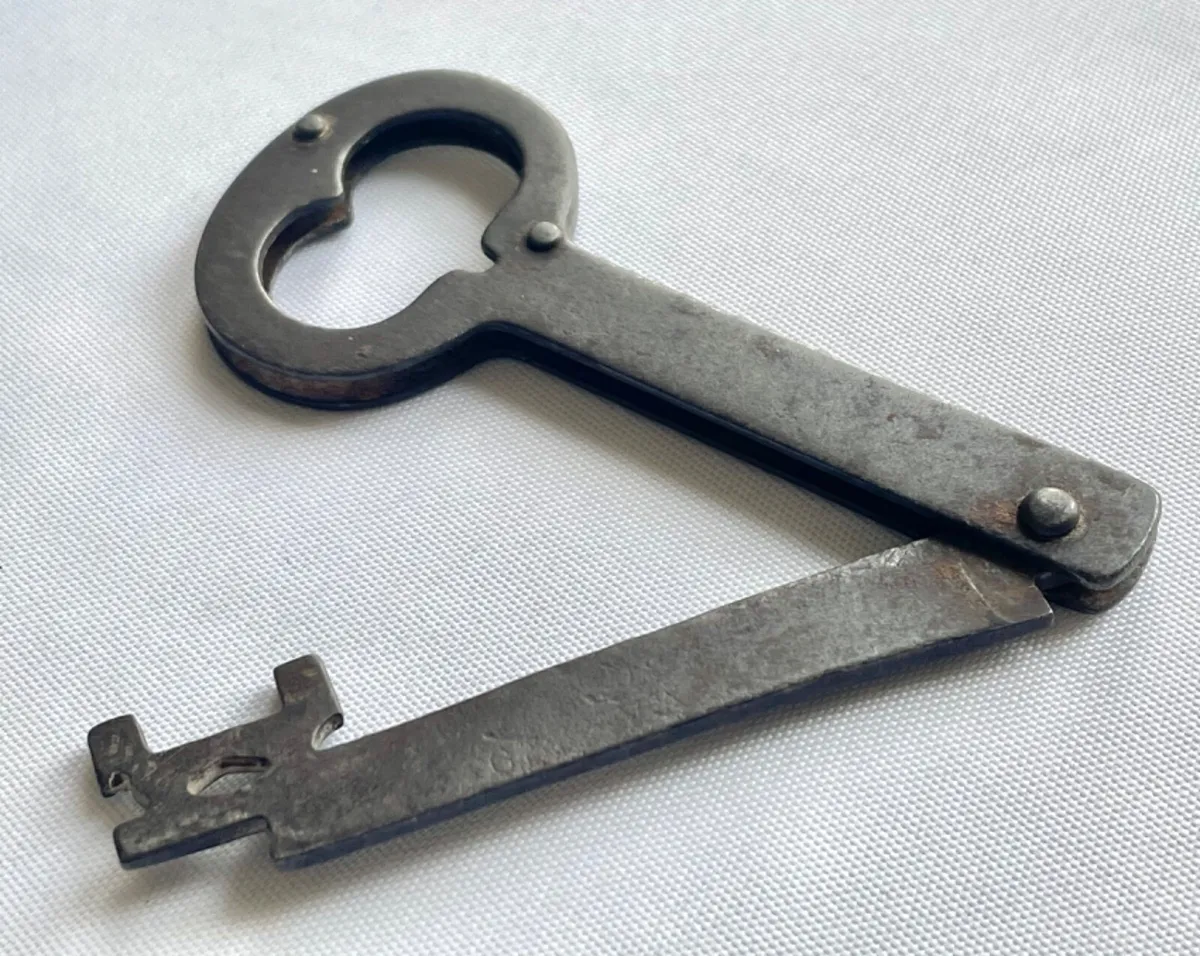 Antique folding skeleton key norwalk lock co folds in half free ship