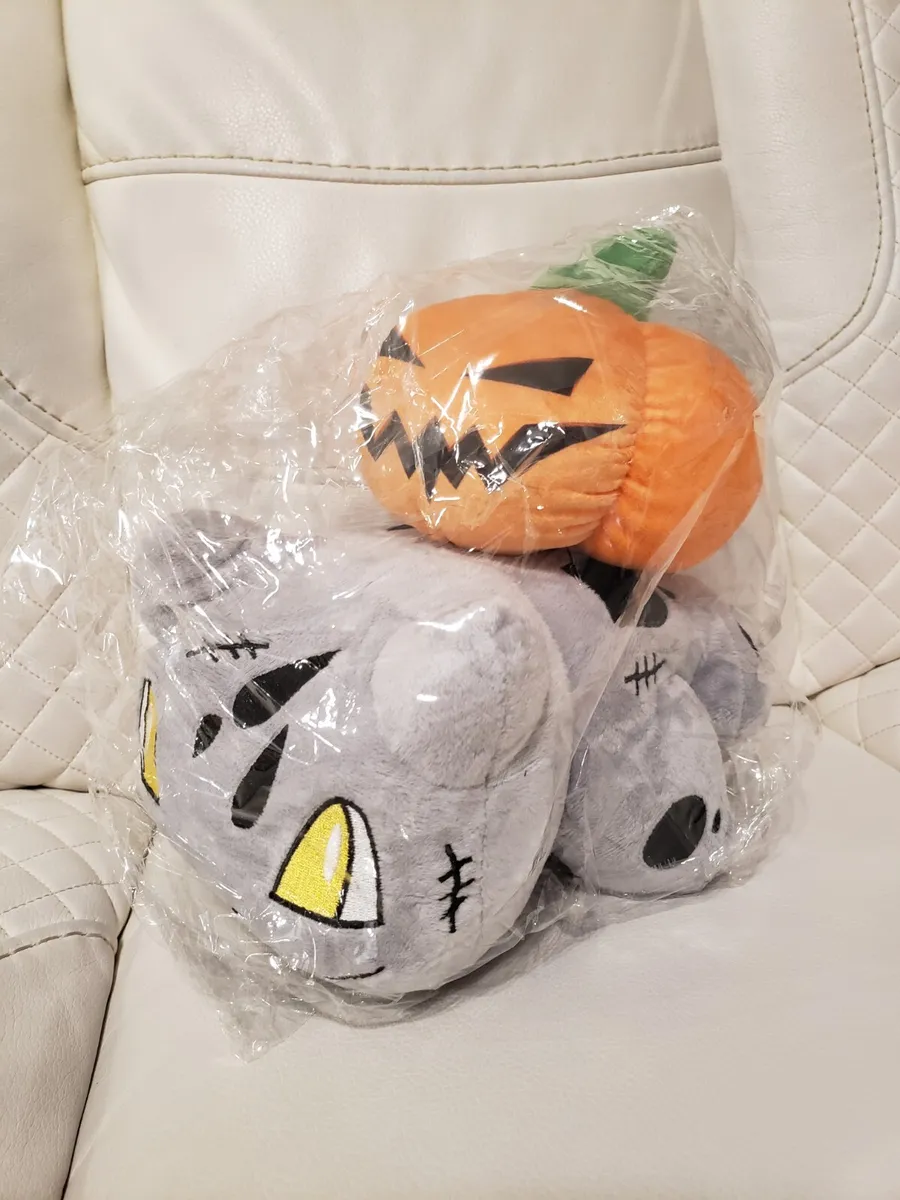 Halloween bulbasaur plush with jack