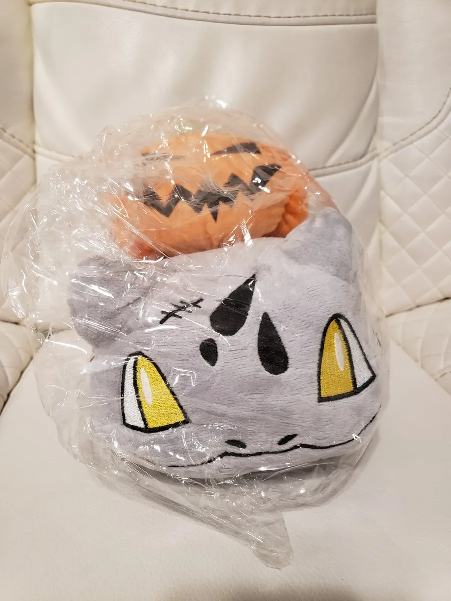 Halloween bulbasaur plush with jack