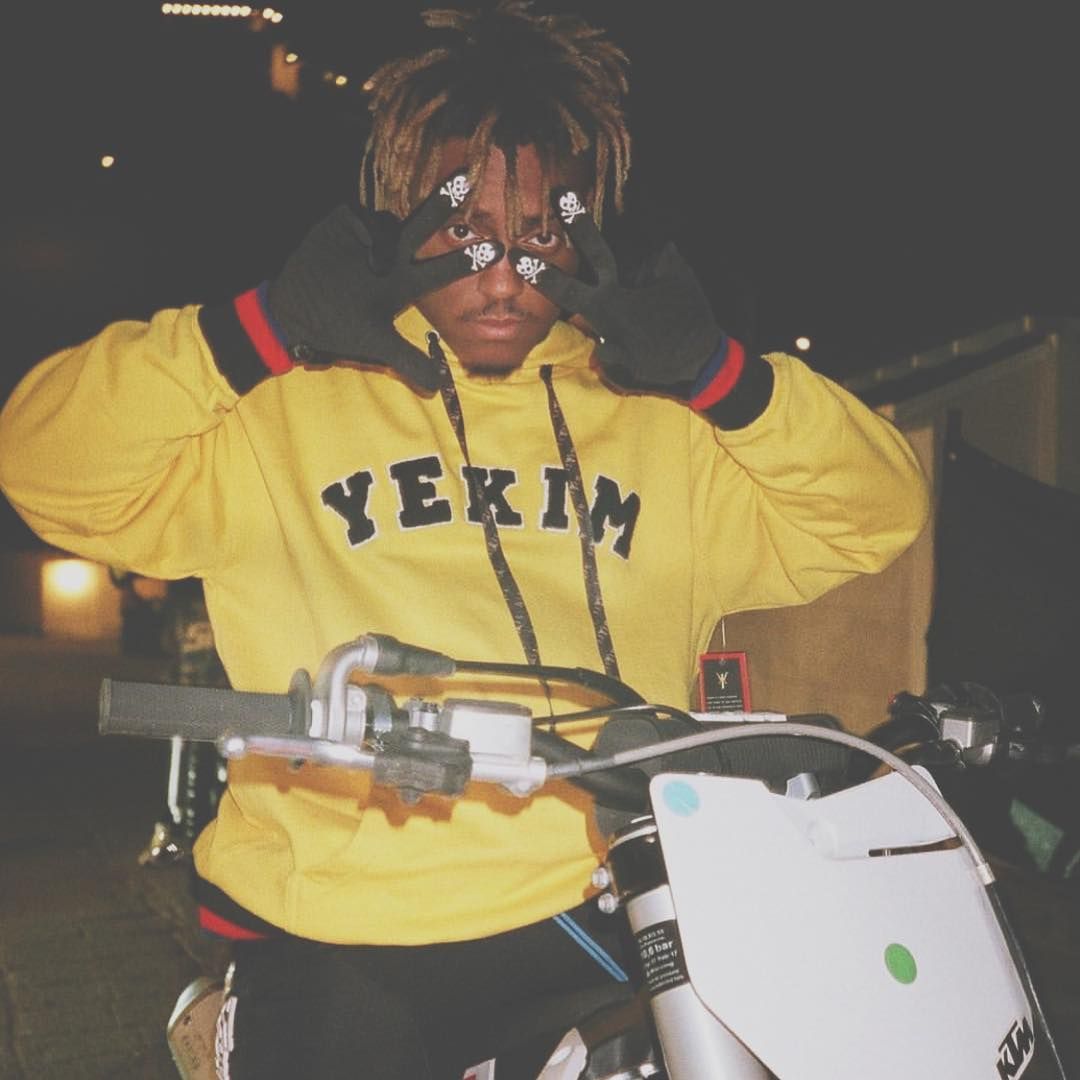 Juice wrld on instagram âcaptured by chrislongfilms ðððð oh btw thuggerthugger wele back missed yoâ yellow rappers aesthetic juice rapper juice