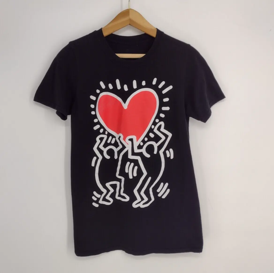 Keith haring heart two people dancing pop art black red white t