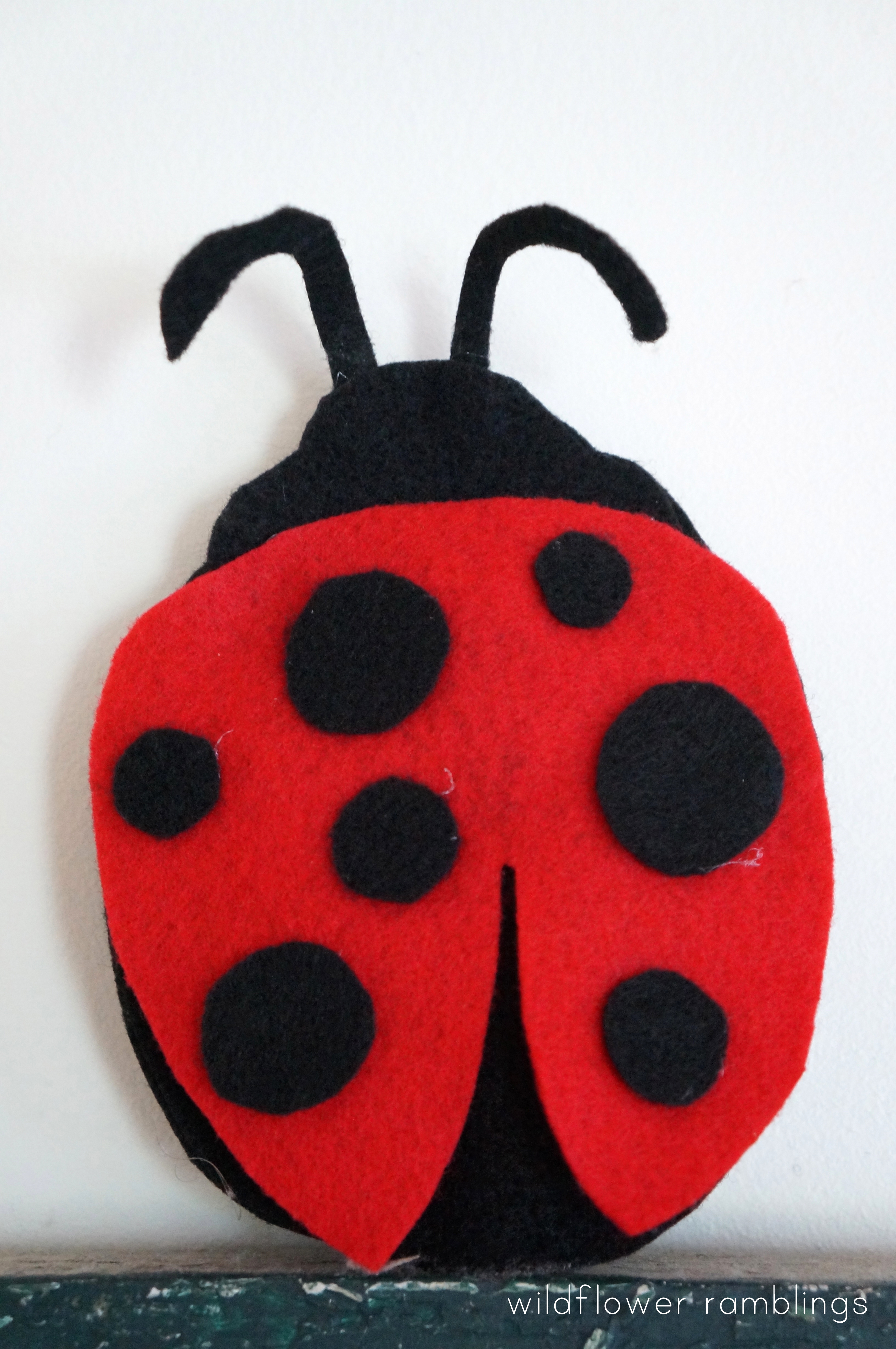 How to make a felt ladybug