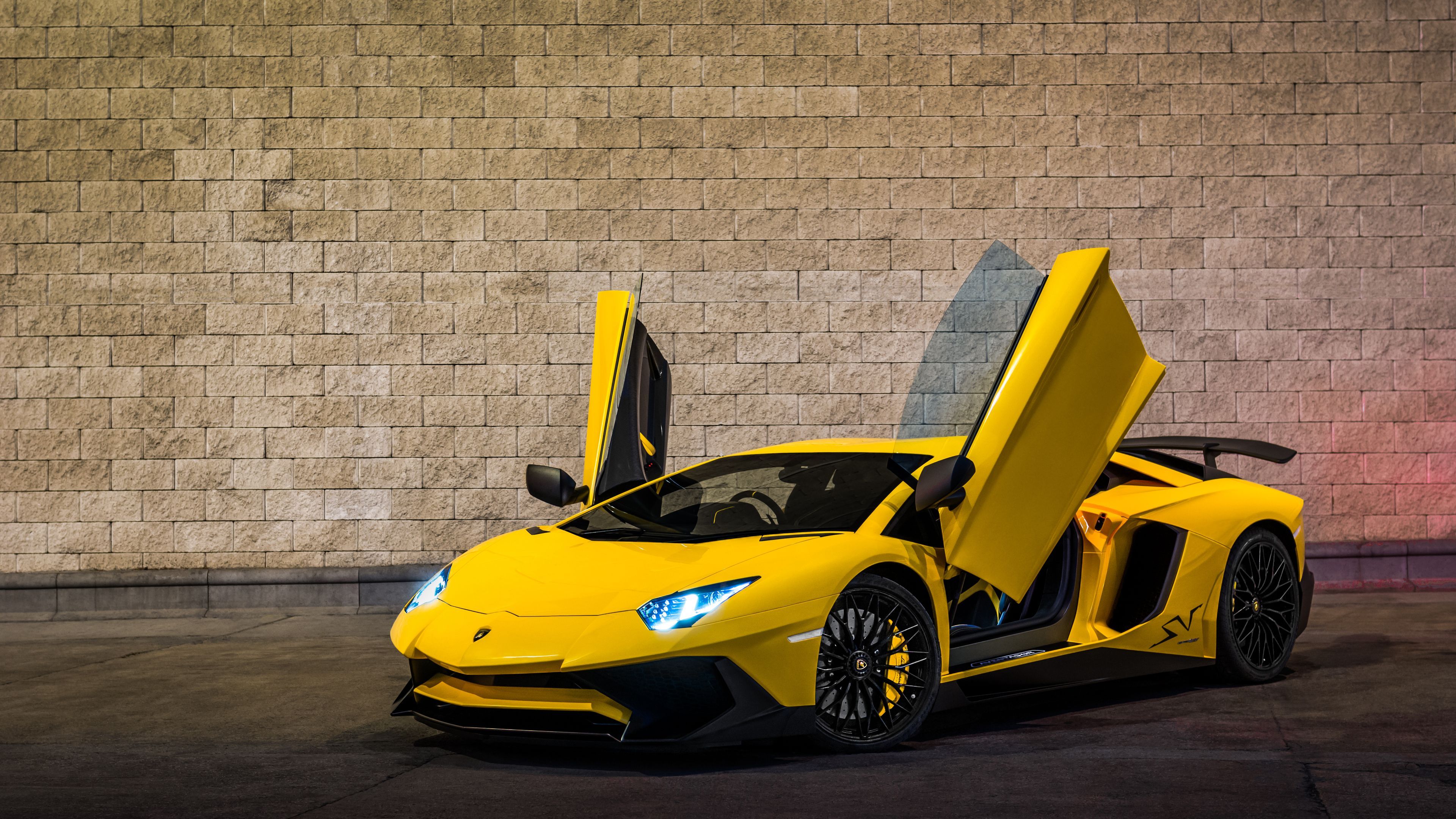 Lamborghini Aventador SV Yellow