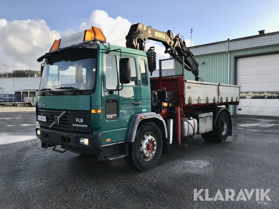 Lastbil volvo fl x med kran och tipp