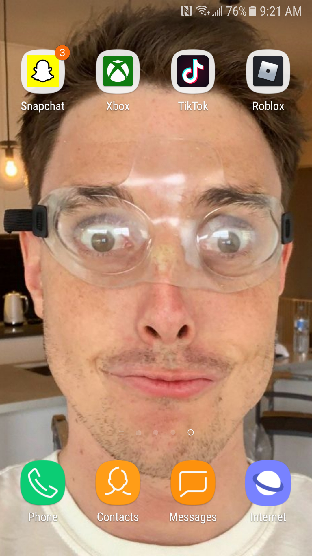 This is my wallpaper rlazarbeam