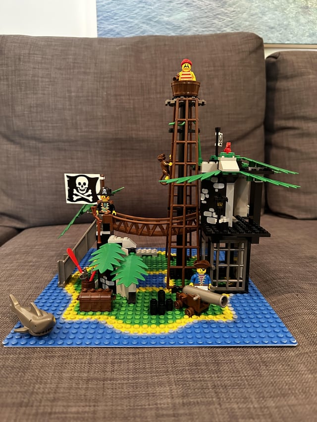 Amazing lego thrift store find with more than a dozen vintage pirate and castle sets