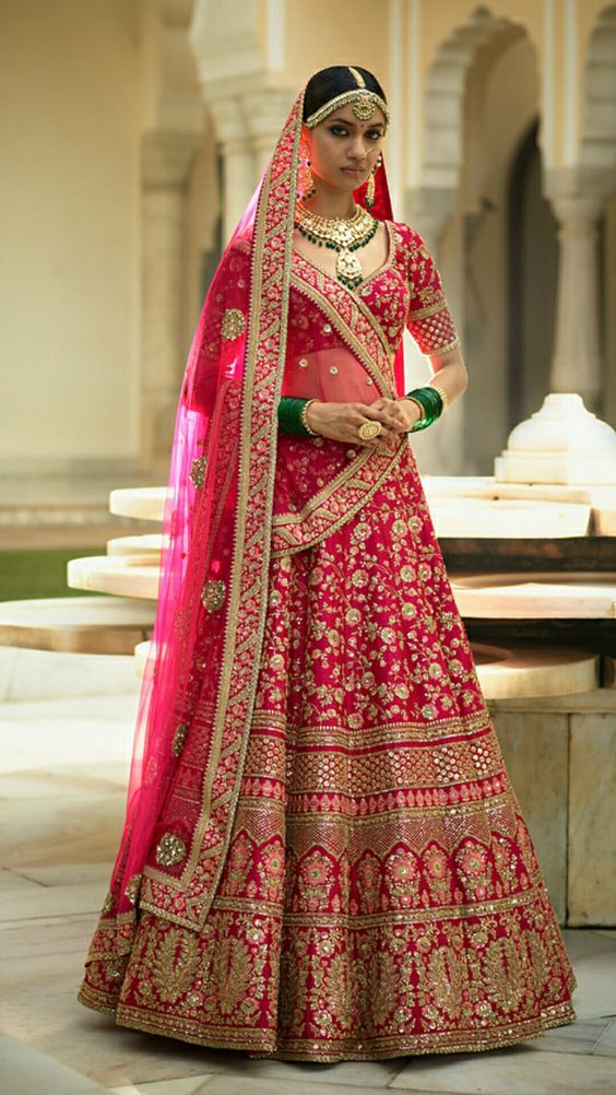 Kriti Sanon turns muse for designer Manish Malhotra, looks glamours in bridal  lehenga | Hindi Movie News - Bollywood - Times of India