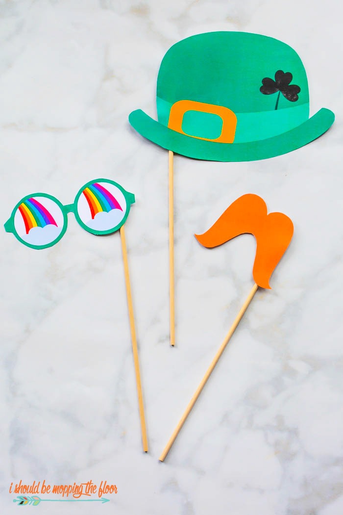 Free st patricks day party printables i should be mopping the floor