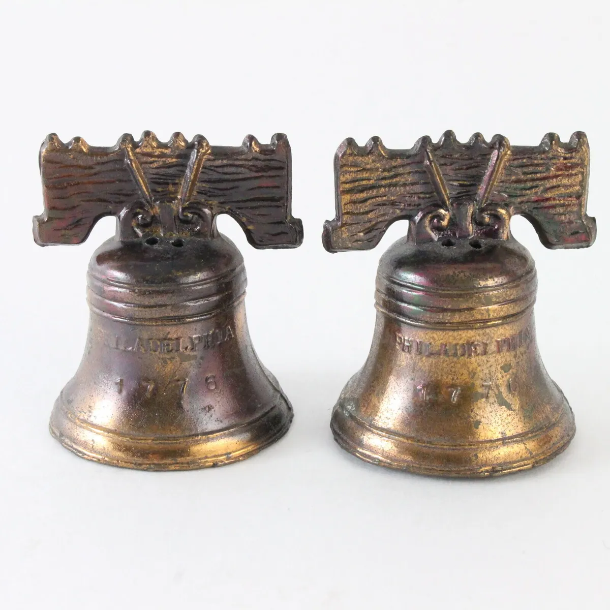 Vintage liberty bell philadelphia metal salt pepper shakers japan