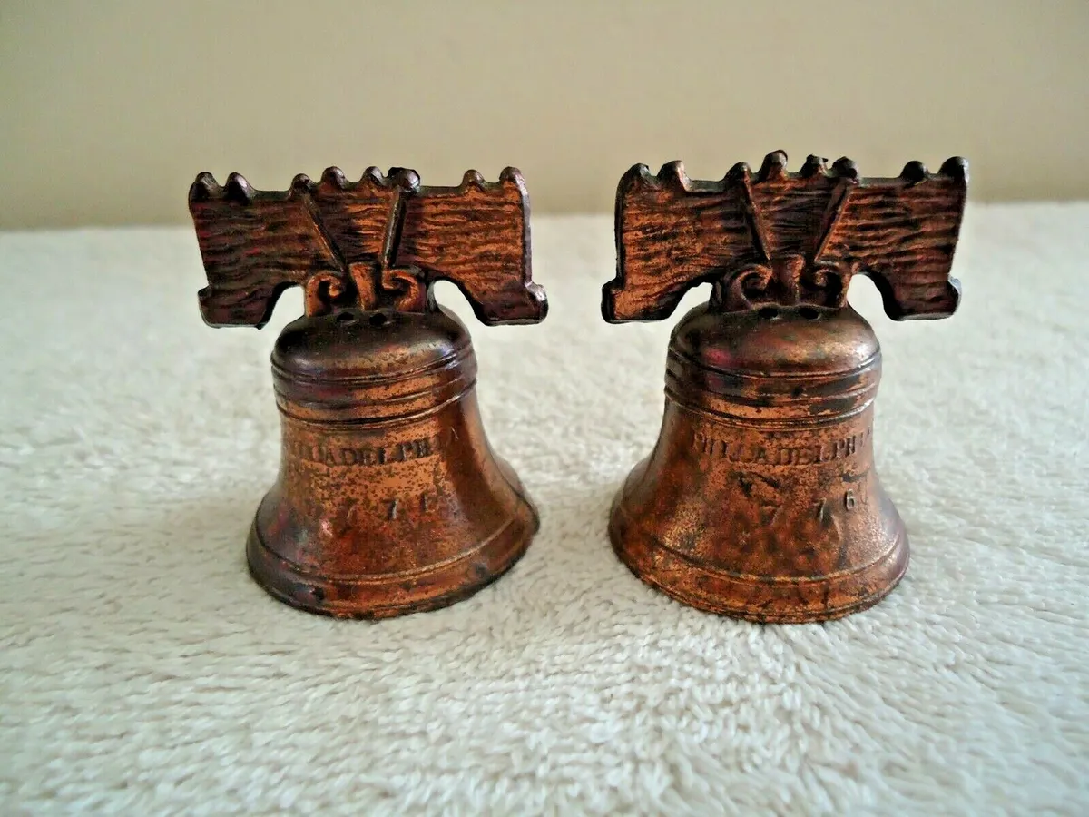 Vintage type of metal liberty bell salt pepper shaker set beautiful set