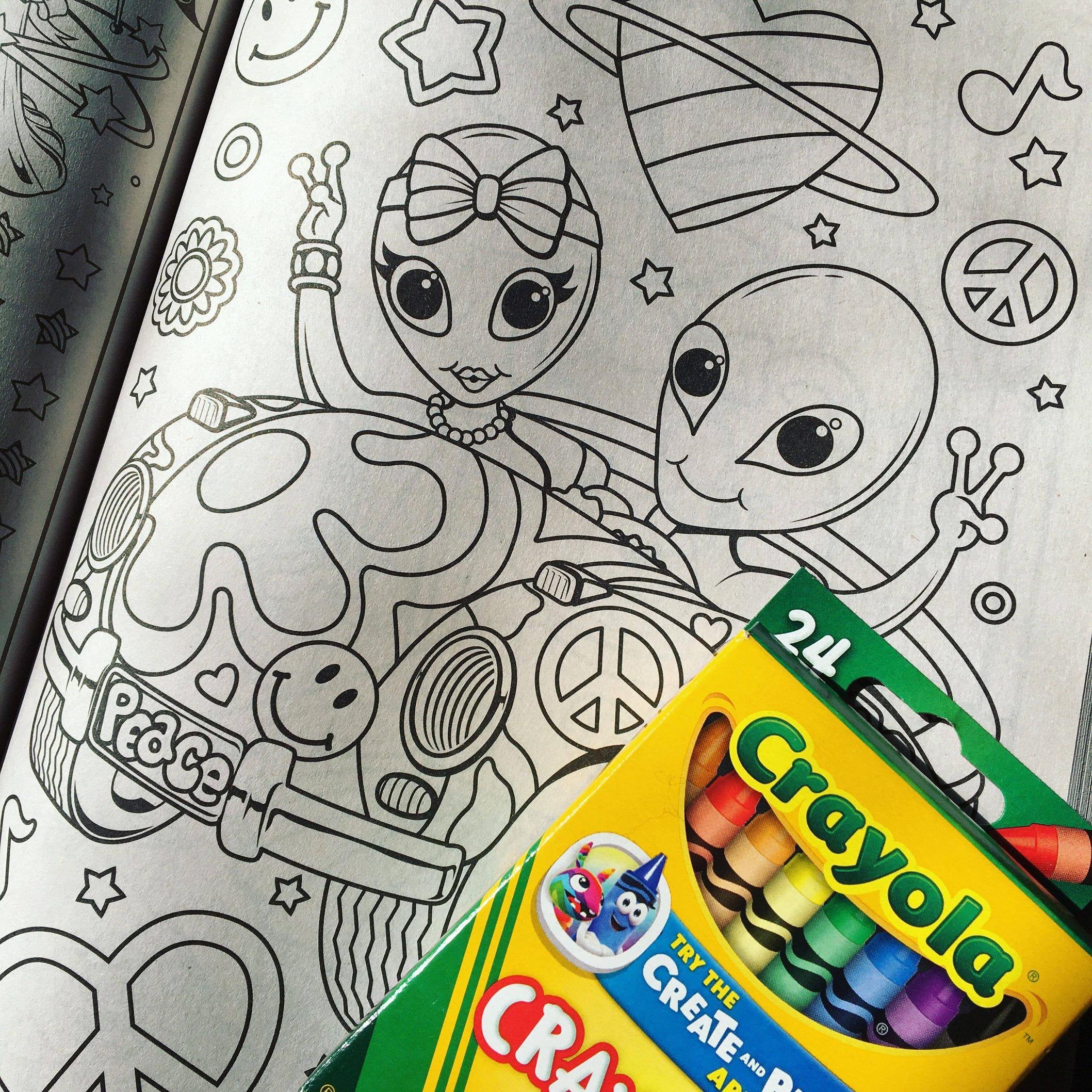 Finally found a lisa frank coloring book with the aliens ð rlittlespace